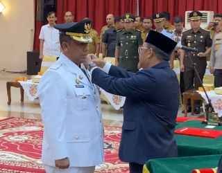 Pj Gubri Resmi Lantik Roni Rakhmat Jadi Pj Walikota Pekanbaru Gantikan Risnandar Mahiwa